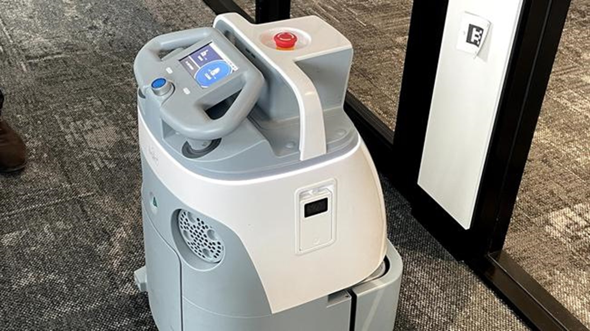 SoftBank Robotics aims to automate office with Whiz Industrial vacuum system - SoftBank